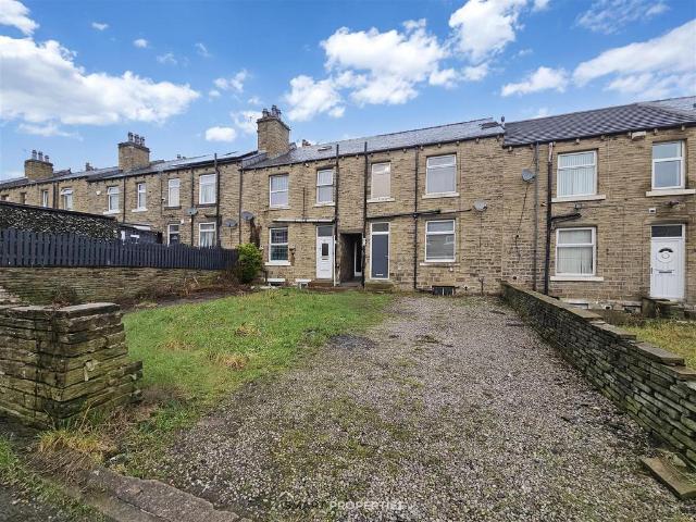 House for sale in Huddersfield, West Yorkshire