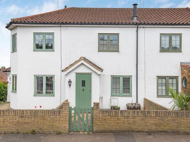 House for sale in Hertford, Colliers End