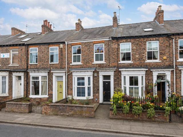 House for sale in High Field, York