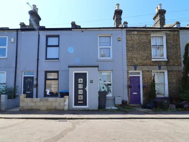 House for sale in Chilton, Acol