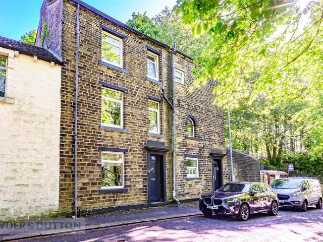 House for sale in Longwood, West Yorkshire