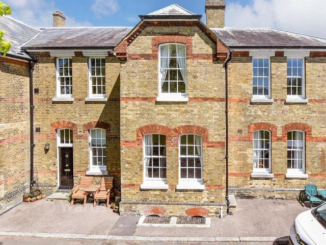 House for sale in Lower Walmer, Ash