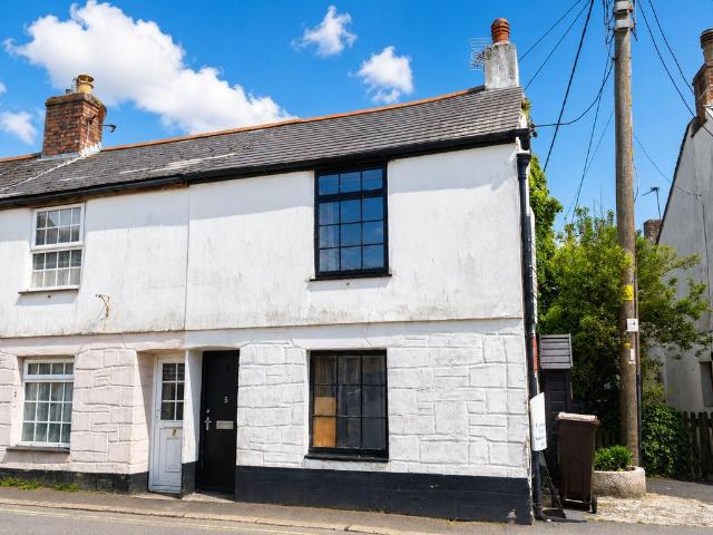 House for sale in Gluvian, St Columb Major