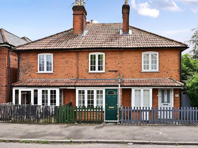 House for sale in Fleet, Hart