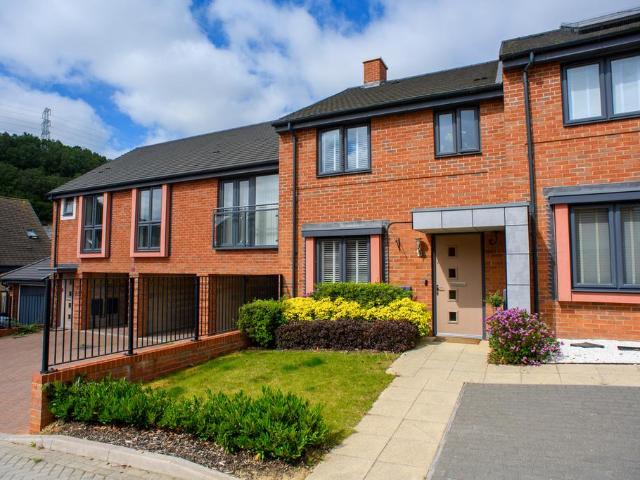 House for sale in Castle Hill, Monks Orchard