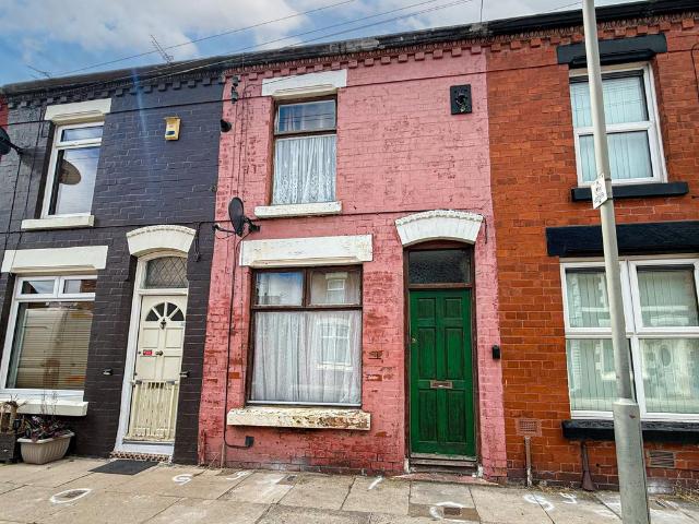 House for sale in Calderstones