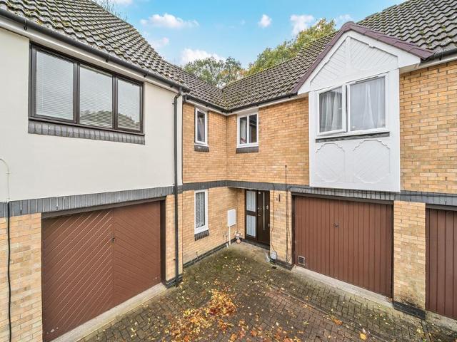House for sale in Goldsworth Park, Woking
