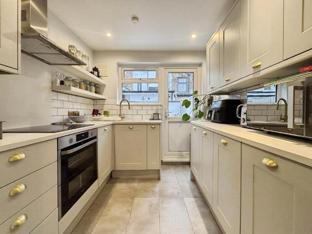 House for sale in Canning Town, Greater London