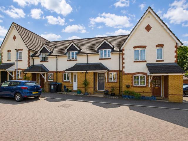 House for sale in Highfield, Pouchen End