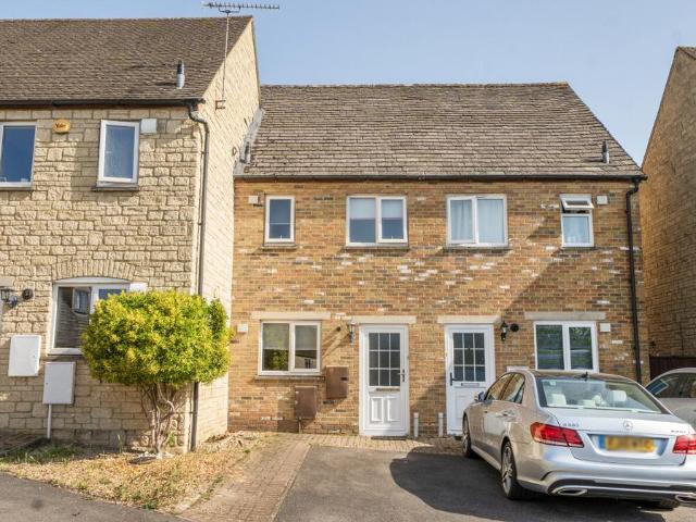 House for sale in Deer Park, Black Bourton