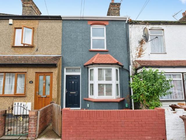 House for sale in Badgers Dene, Grays
