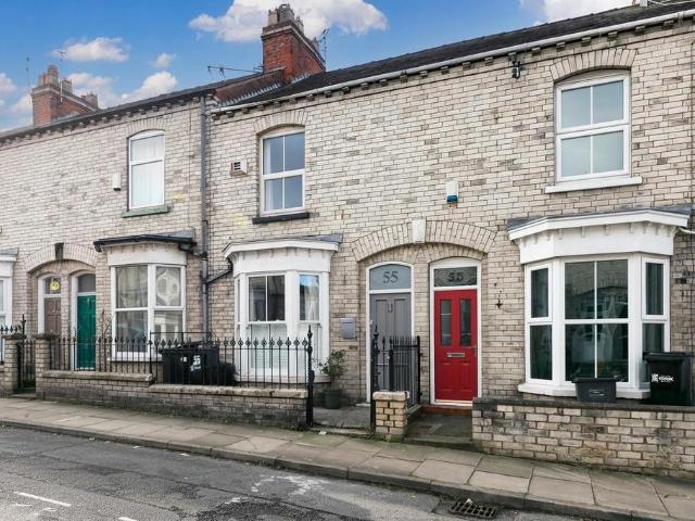 House for sale in High Field, York