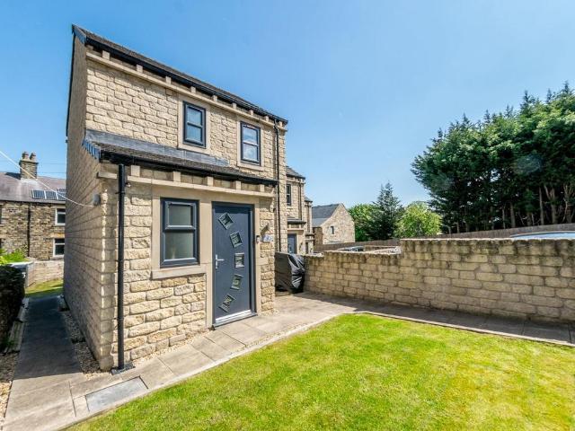 House for sale in Skelmanthorpe, West Yorkshire