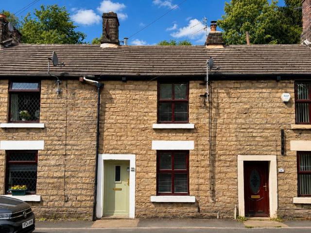 House for sale in Simmondley, Charlesworth