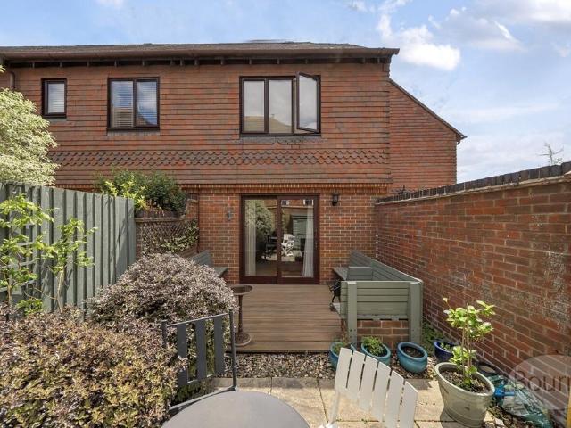 House for sale in Fole, Surrey