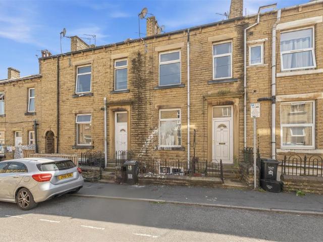 House for sale in Elland, West Yorkshire
