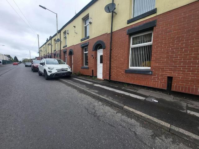 House for sale in Moses Gate, Lee Bank