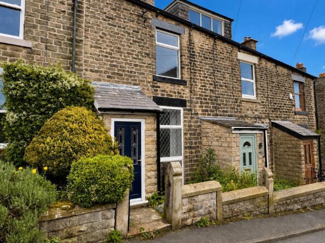 House for sale in Little Padfield, Charlesworth