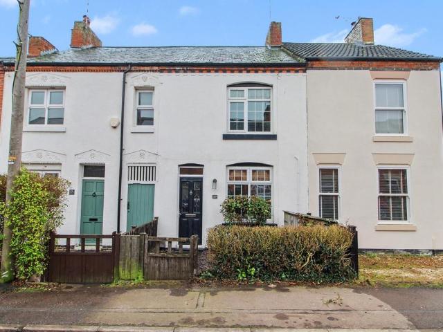 House for sale in Whetstone, Pinfold