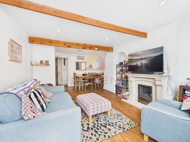 House for sale in Chipping Hill, Essex