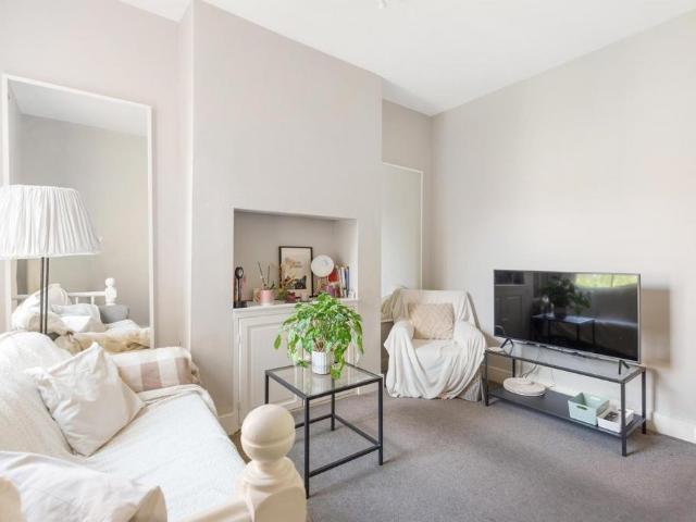 House for sale in Stockwell Park, Greater London