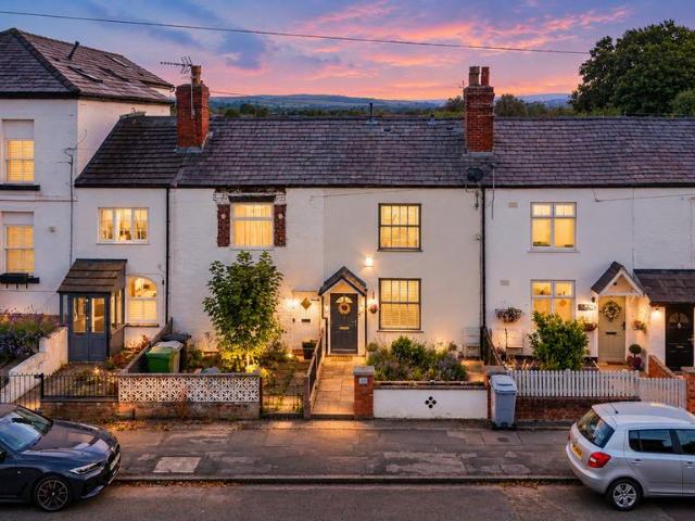 House for sale in Midway, Poynton