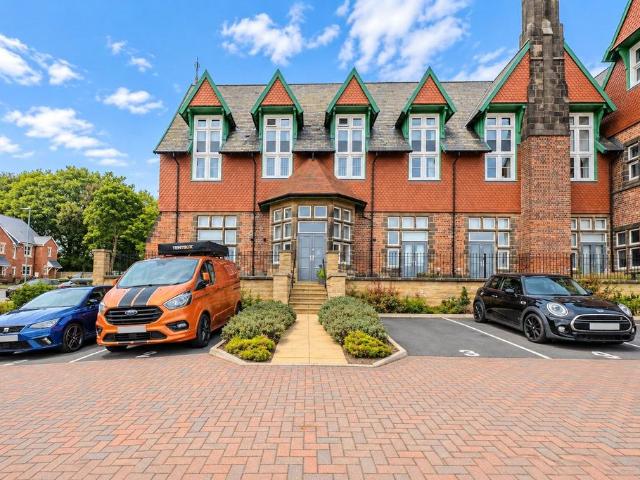 House for sale in Tinshill, Leeds