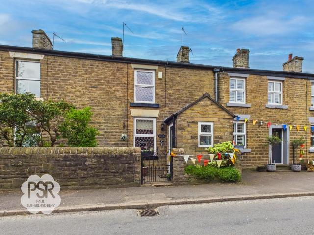 House for sale in Charlesworth, East Midlands