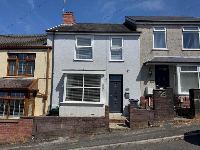 House for sale in Cimla, Neath