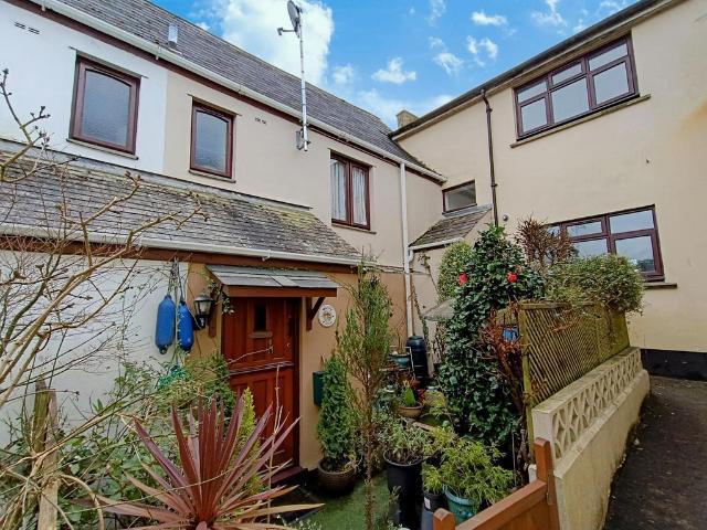 House for sale in Gluvian, St Columb Major