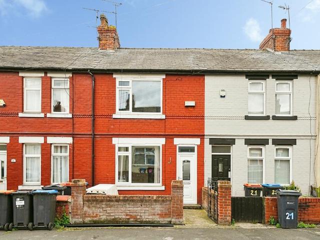 House for sale in Rossmore, Cheshire