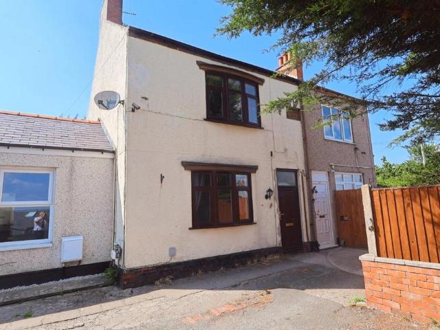 House for sale in Ponciau, Wales
