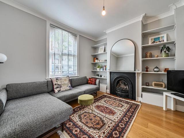 House for sale in Old Kent Road, Greater London