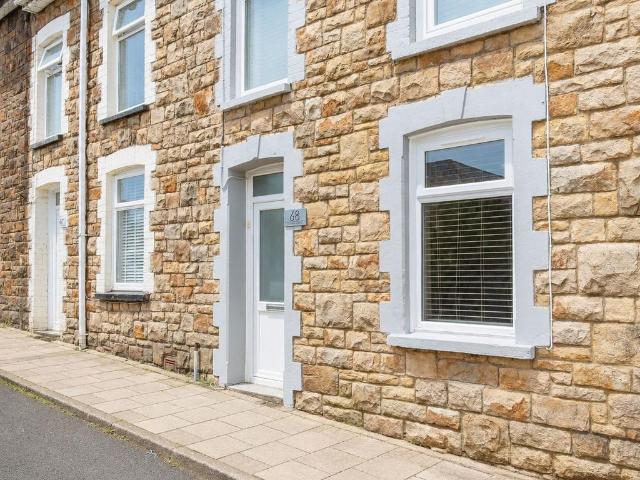House for sale in Cwm, Waun-lwyd