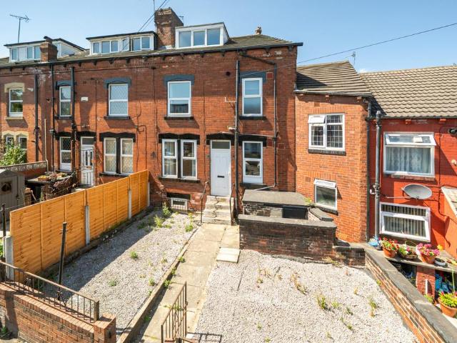 House for sale in Armley, West Yorkshire
