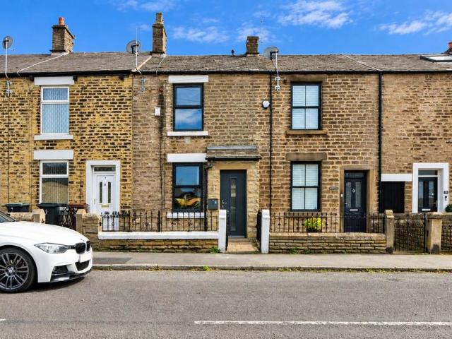 House for sale in Hadfield, High Peak