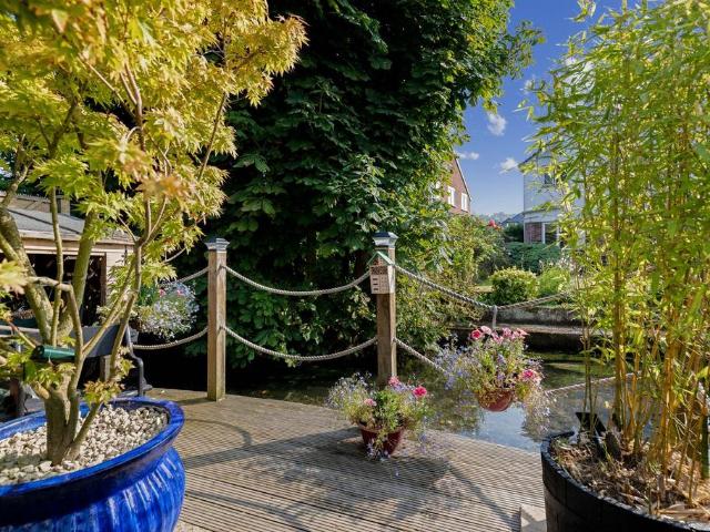 House for sale in River, Ash