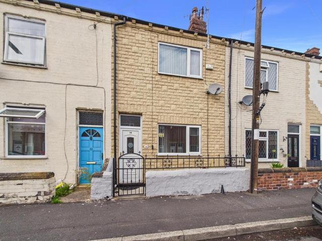 House for sale in Allerton Bywater, West Yorkshire