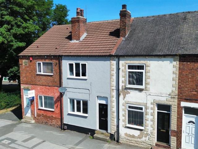 House for sale in Purston Jaglin, West Yorkshire