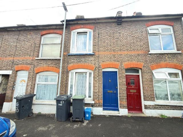 House for sale in Spring Park, Luton