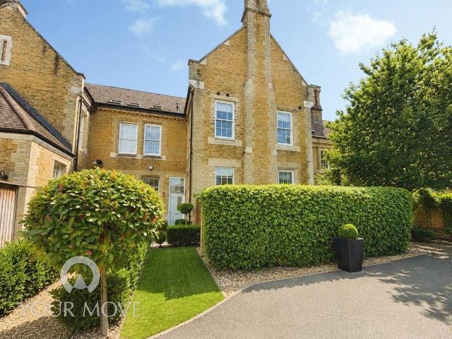 House for sale in Stone, Monks Orchard