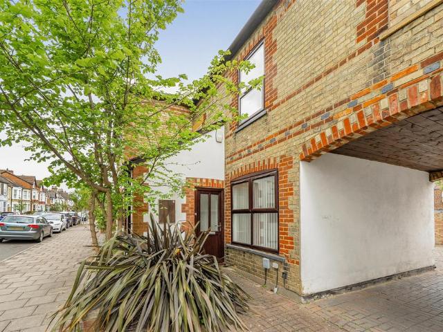 House for sale in Harpur, Bedford
