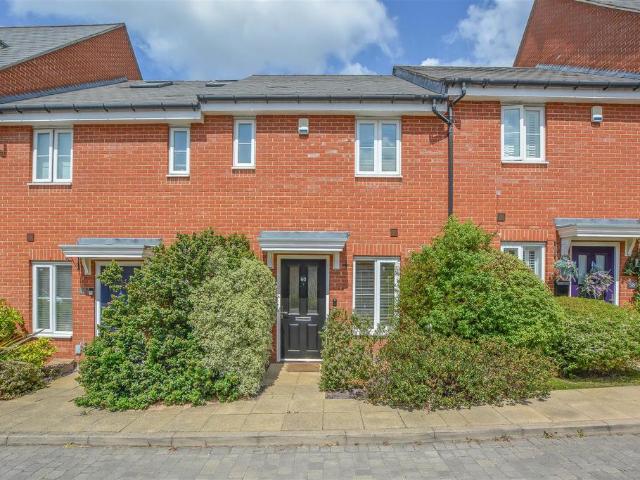 House for sale in Navestock Side, Essex