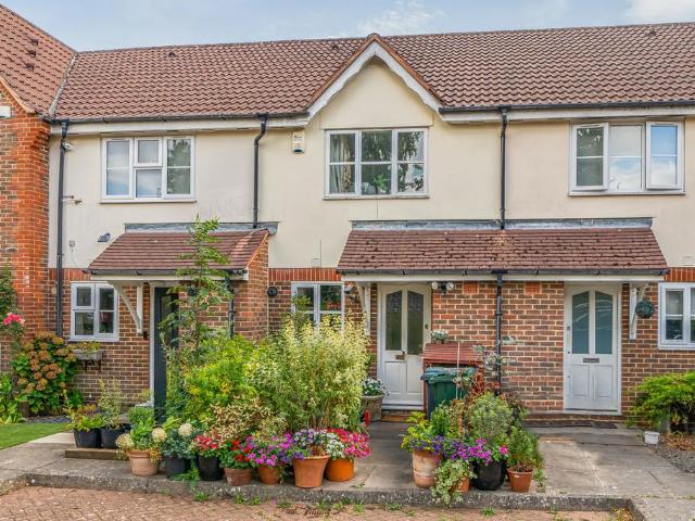 House for sale in Moneyhill, Batchworth