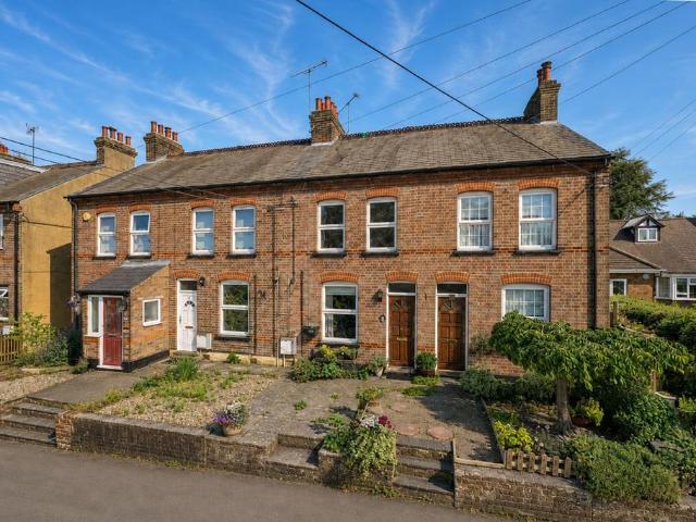 House for sale in Caddington, Bedfordshire