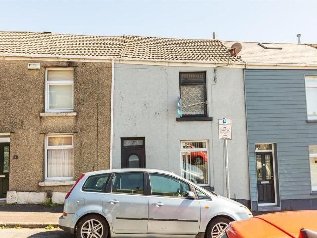 House for sale in Cwmbwrla, Nangreaves
