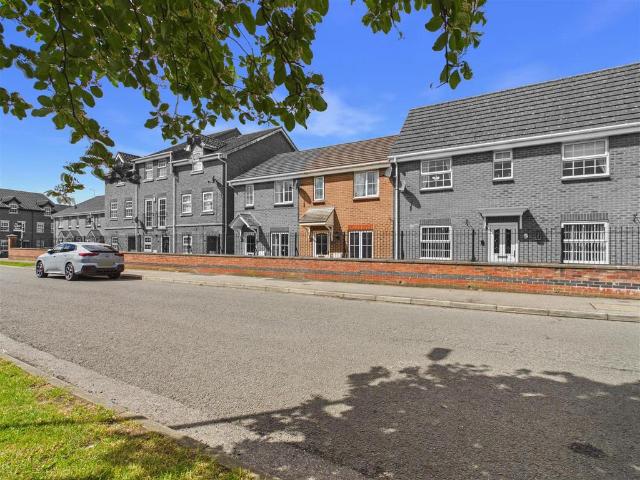 House for sale in Elloughton-cum-Brough, Brough