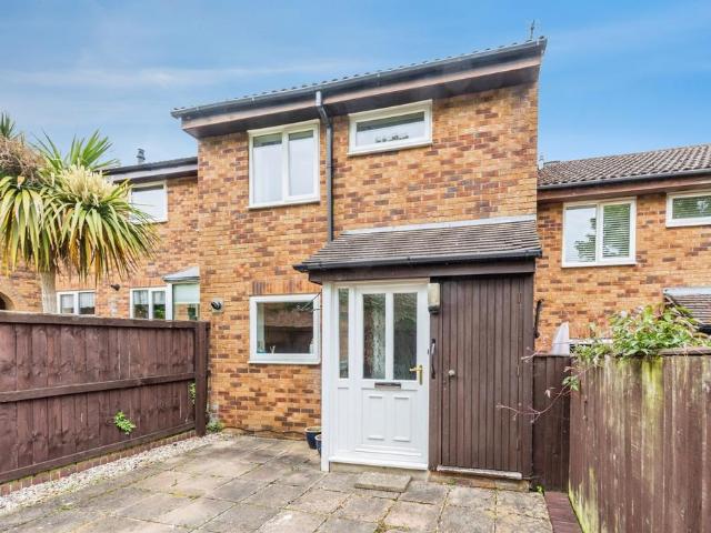 House for sale in Lakeside, Rodbourne