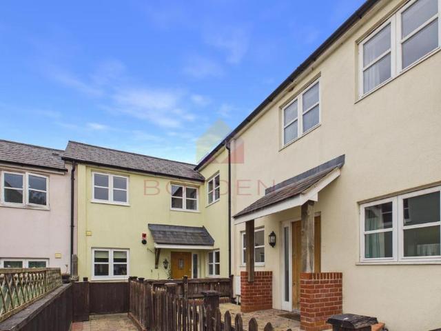 House for sale in Chelmondiston, Suffolk