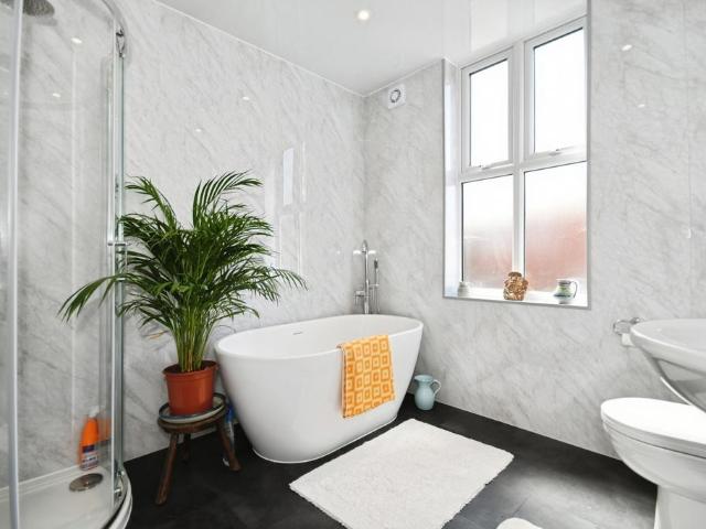 House for sale in Loundsley Green, East Midlands